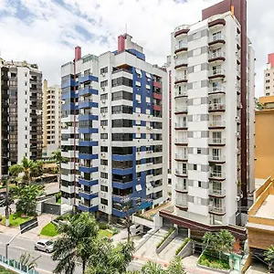 me2-apto-2q-apartamento-moderno-completo-a-uma-quadra.santa-catarina-brasil.com/